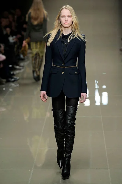 Look 19